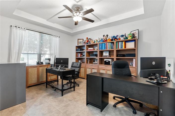 Image No.8-5 Bed House for sale