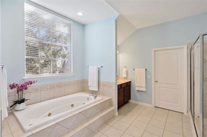 Image No.17-3 Bed Townhouse for sale