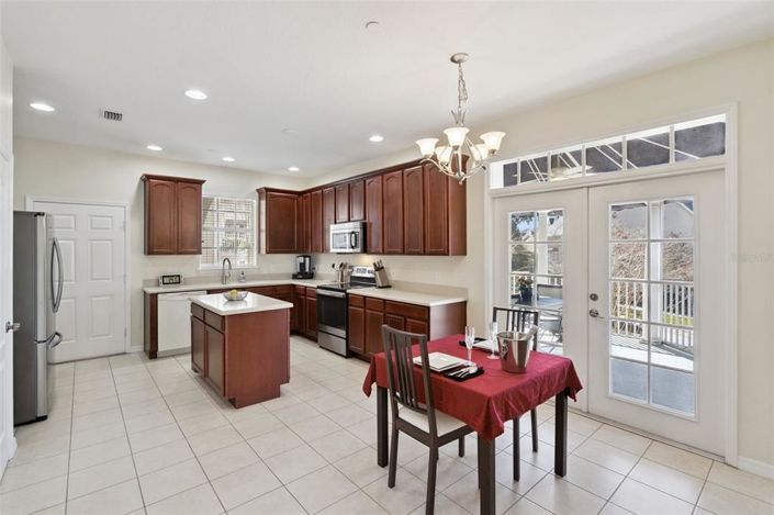 Image No.7-3 Bed Townhouse for sale