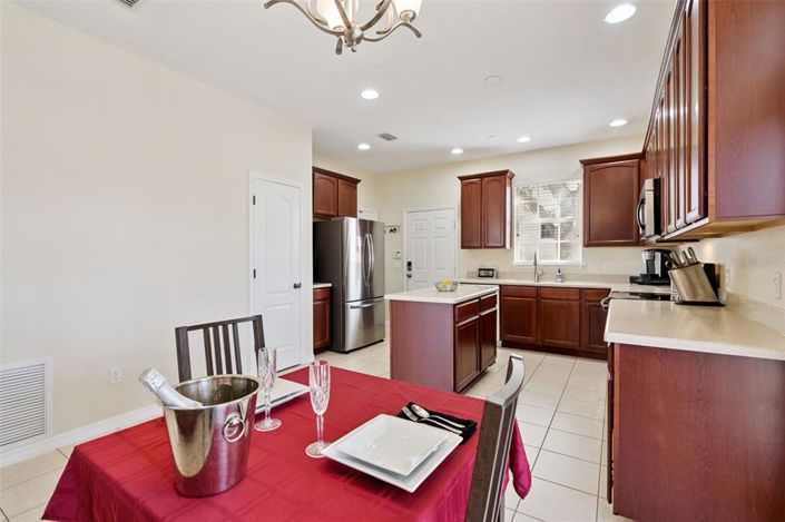 Image No.8-3 Bed Townhouse for sale