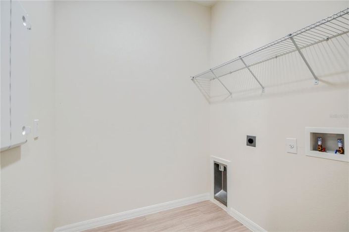 Image No.15-4 Bed Townhouse for sale