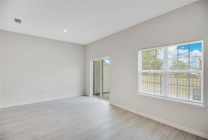 Image No.8-Maison de ville de 4 chambres à vendre à Saint John