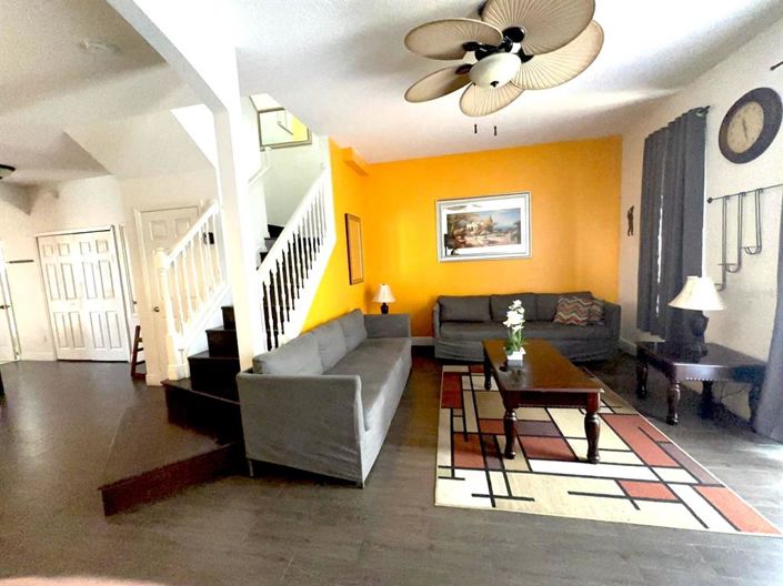 Image No.7-3 Bed Townhouse for sale