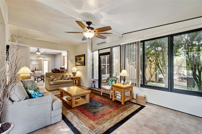 Image No.11-2 Bed House for sale