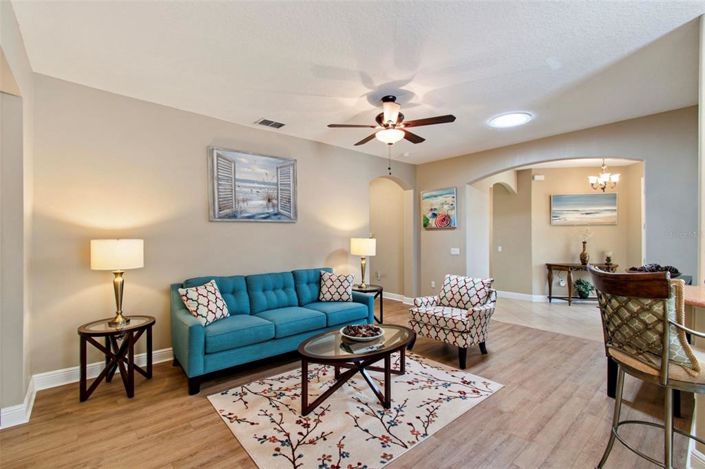 Image No.4-2 Bed House for sale