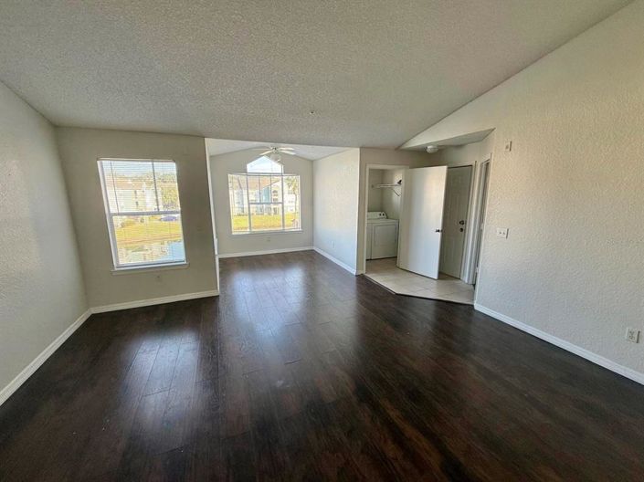 Image No.3-Appartement de 2 chambres à vendre à Saint John