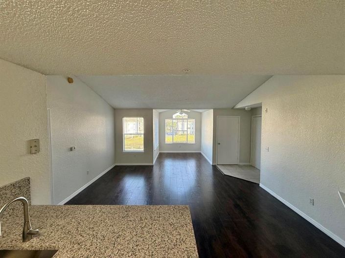 Image No.9-Appartement de 2 chambres à vendre à Saint John