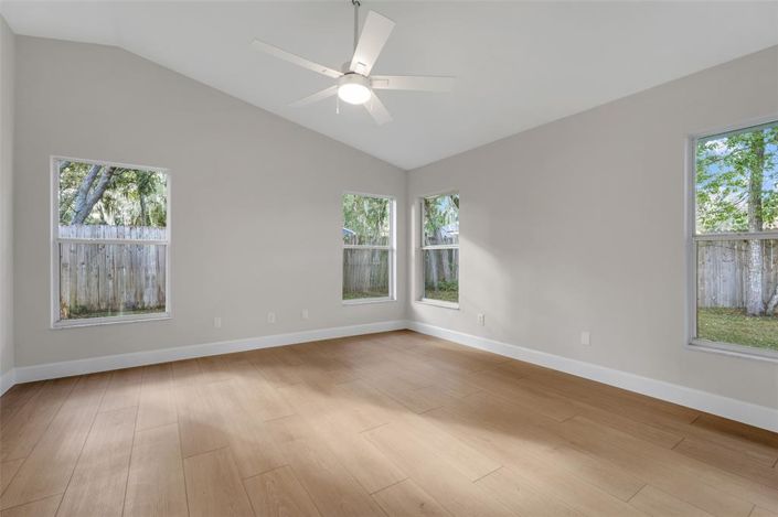 Image No.14-3 Bed House for sale