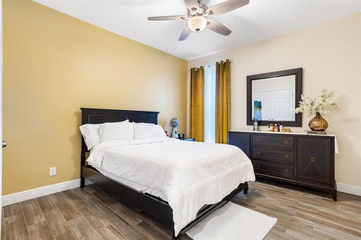 Image No.15-4 Bed House for sale