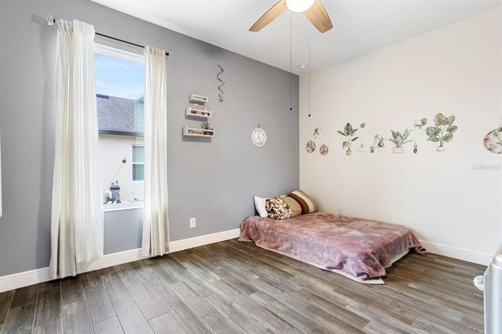 Image No.19-4 Bed House for sale