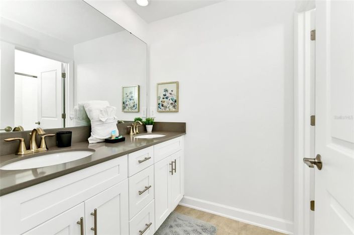 Image No.29-4 Bed Townhouse for sale