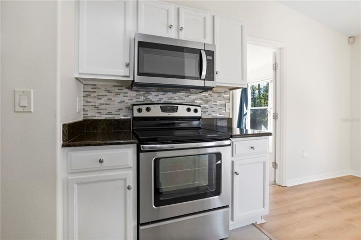 Image No.11-3 Bed House for sale