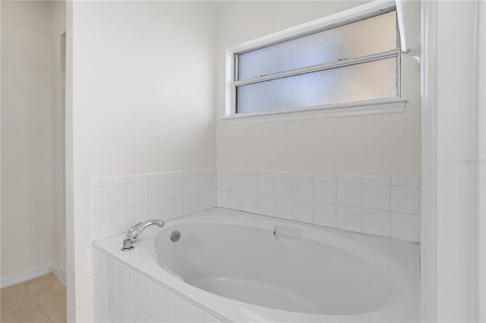 Image No.17-3 Bed House for sale