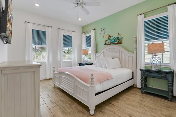 Image No.17-2 Bed House for sale