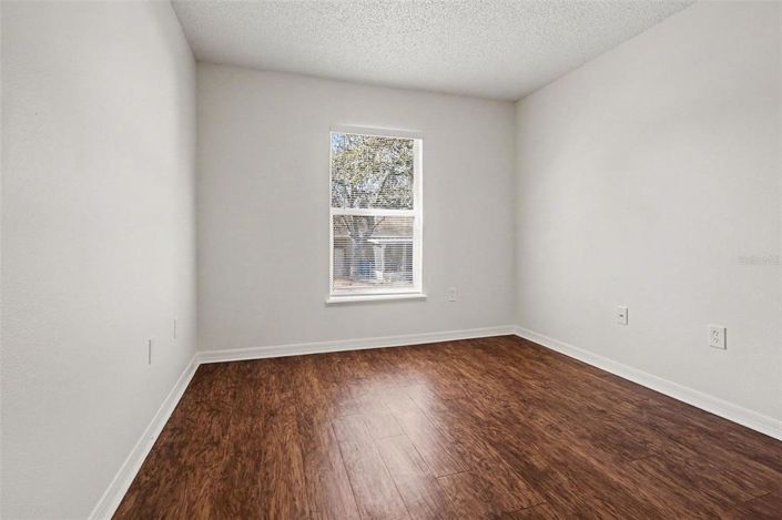 Image No.12-4 Bed House for sale