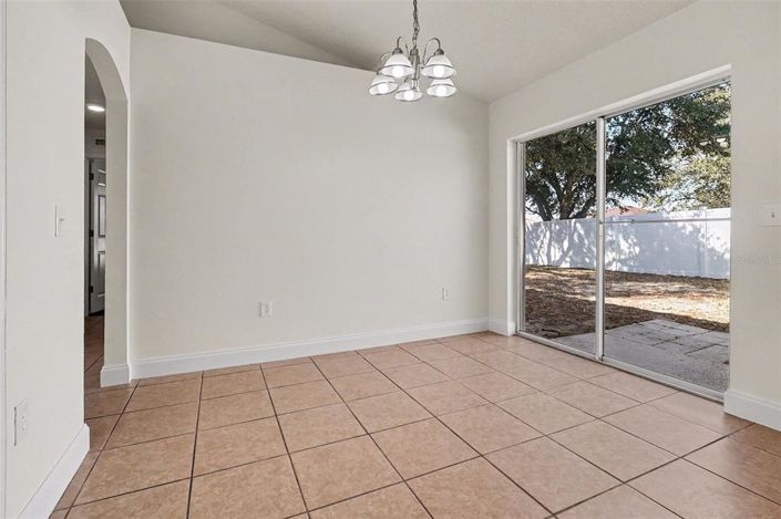 Image No.2-4 Bed House for sale