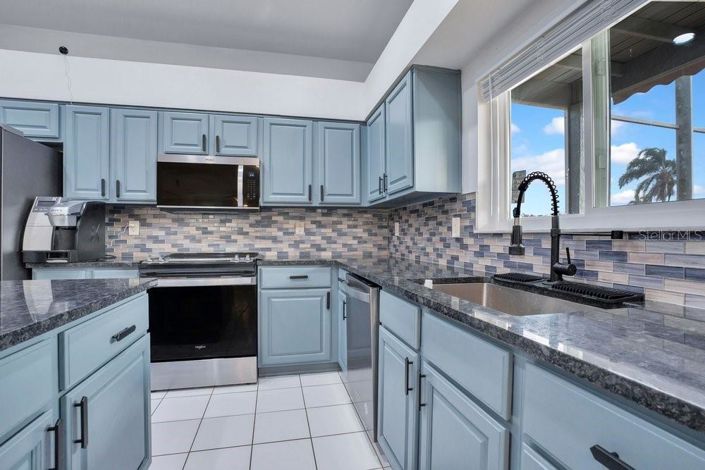 Image No.10-5 Bed House for sale