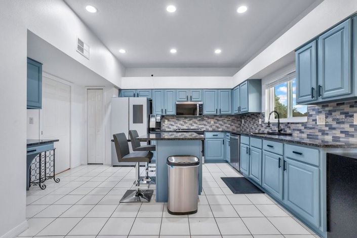 Image No.12-5 Bed House for sale