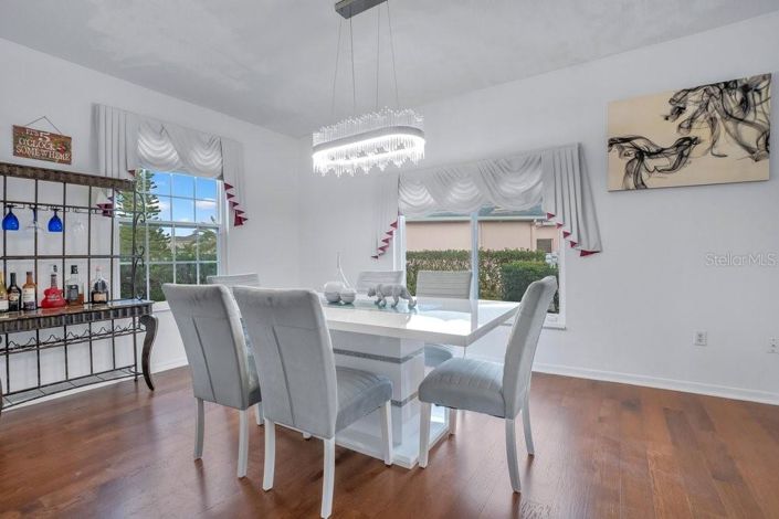 Image No.15-5 Bed House for sale