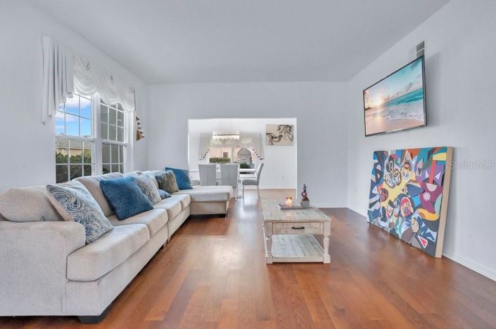 Image No.17-5 Bed House for sale