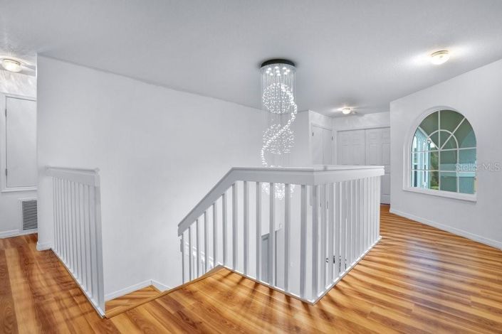 Image No.20-5 Bed House for sale