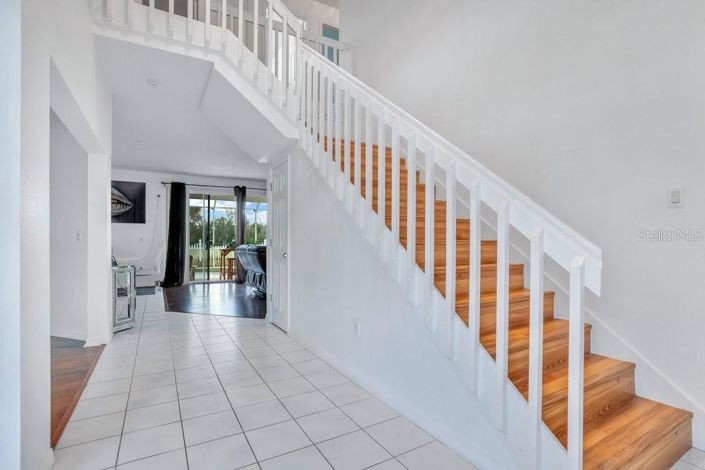 Image No.3-5 Bed House for sale