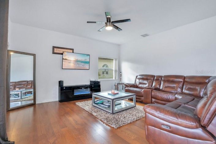 Image No.4-5 Bed House for sale