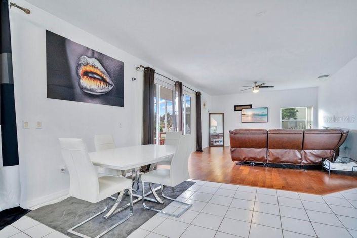 Image No.7-5 Bed House for sale