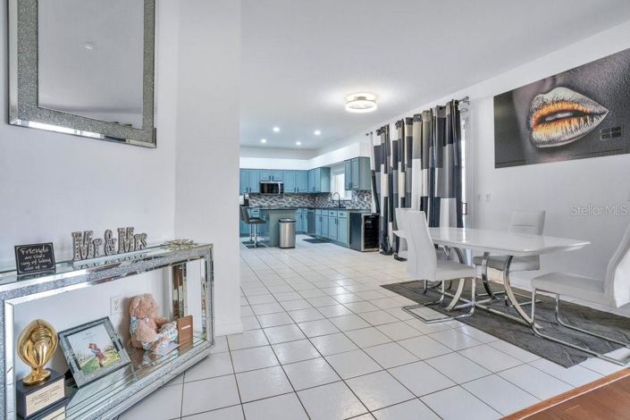 Image No.9-5 Bed House for sale