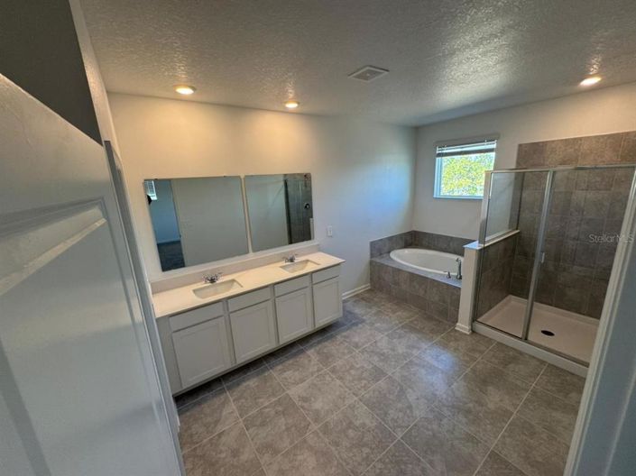 Image No.15-3 Bed Townhouse for sale