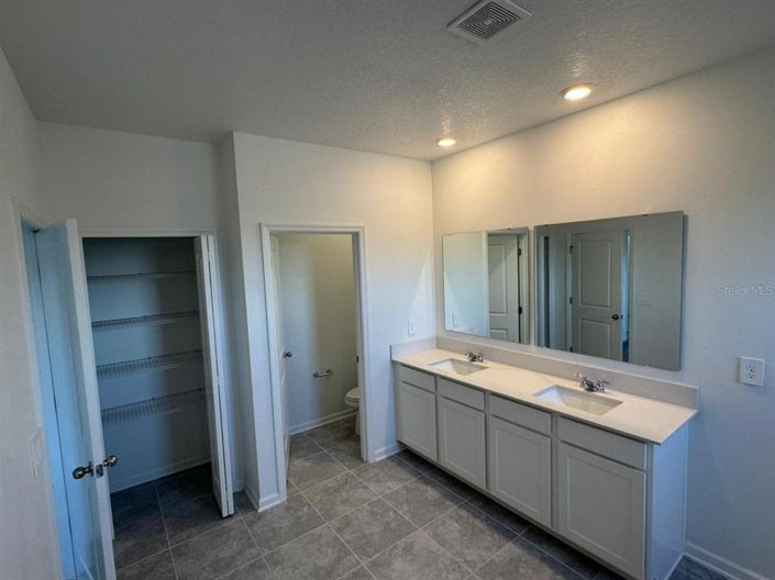 Image No.16-3 Bed Townhouse for sale