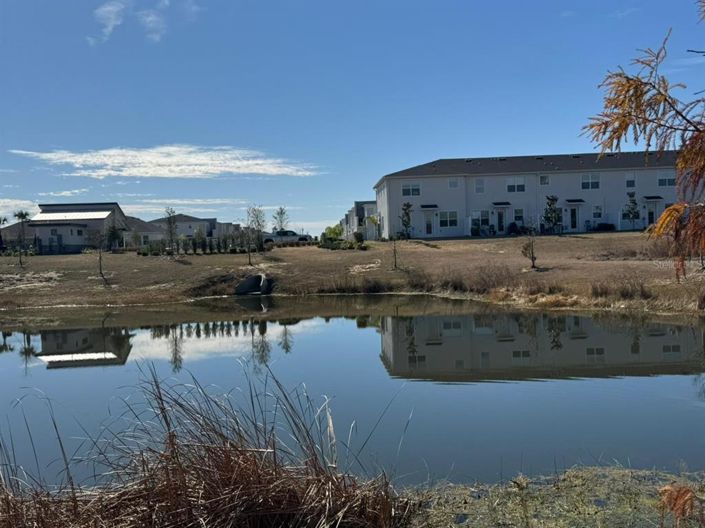 Image No.8-3 Bed Townhouse for sale