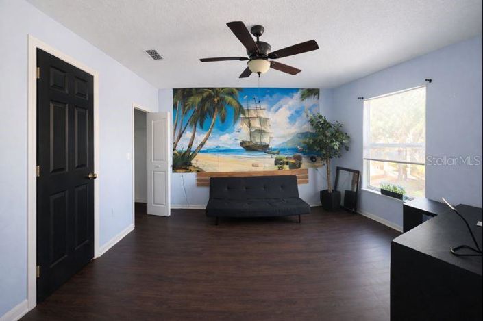 Image No.10-3 Bed Apartment for sale