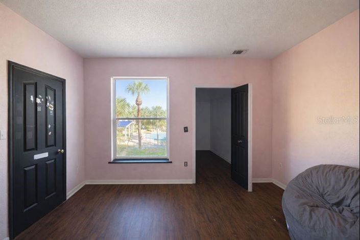 Image No.8-3 Bed Apartment for sale