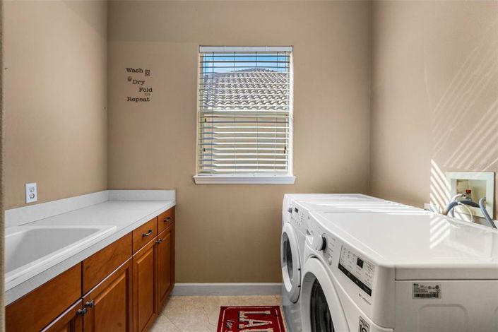 Image No.19-4 Bed House for sale