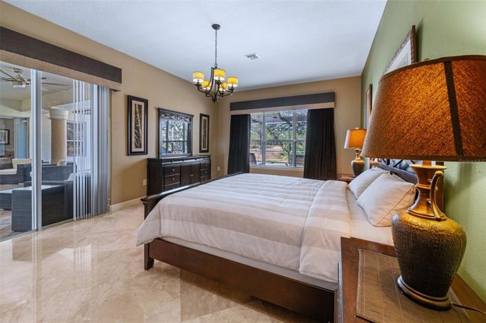 Image No.9-4 Bed House for sale