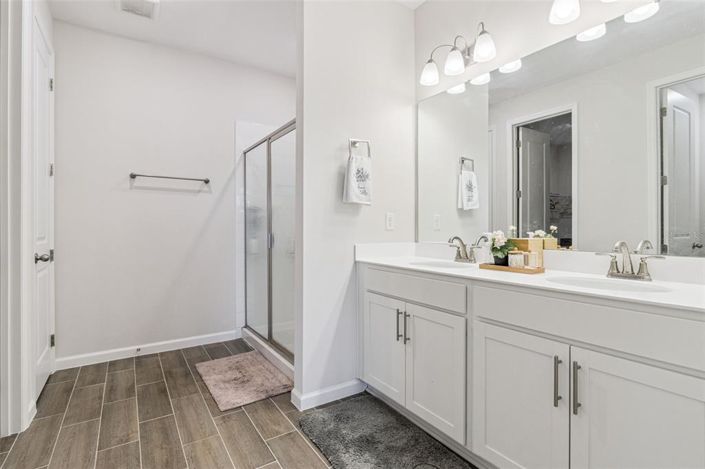 Image No.20-4 Bed House for sale