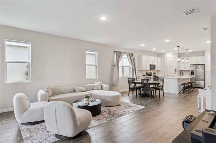 Image No.6-4 Bed House for sale