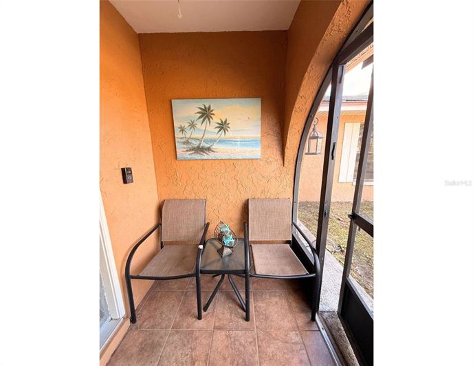 Image No.10-3 Bed House for sale