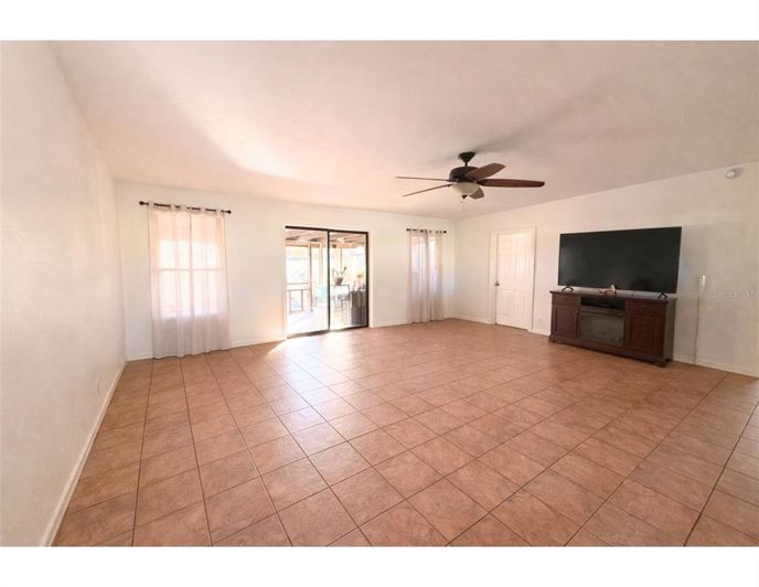 Image No.14-3 Bed House for sale