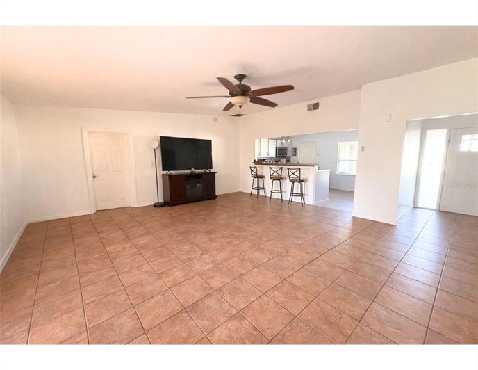 Image No.15-3 Bed House for sale