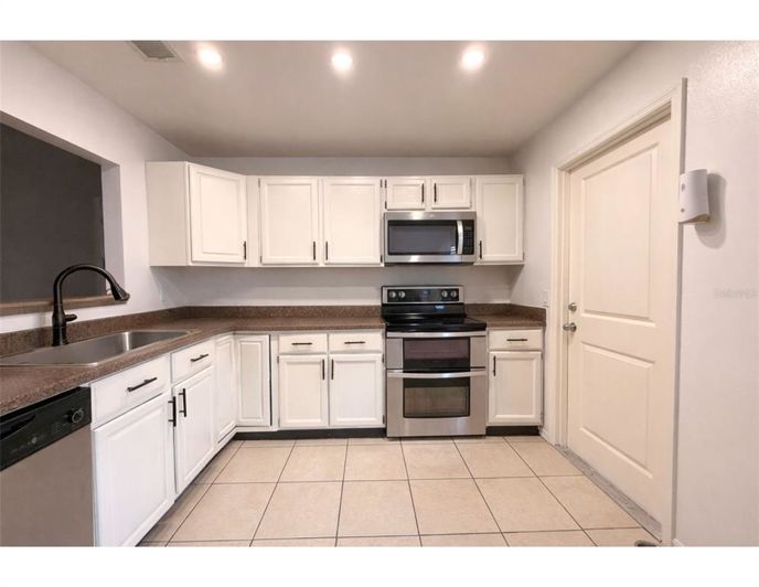 Image No.17-3 Bed House for sale