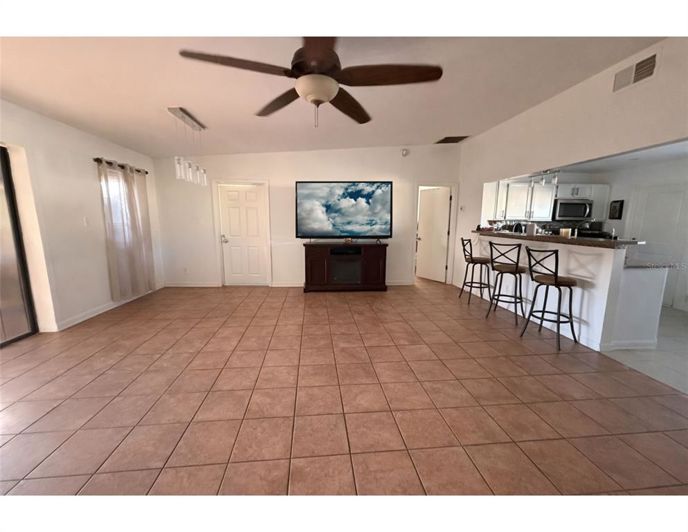 Image No.21-3 Bed House for sale