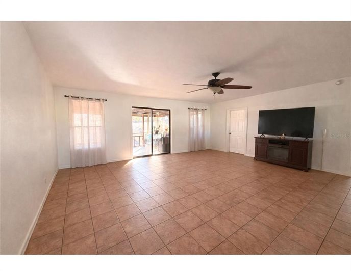 Image No.24-3 Bed House for sale