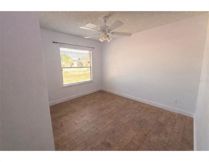 Image No.28-3 Bed House for sale