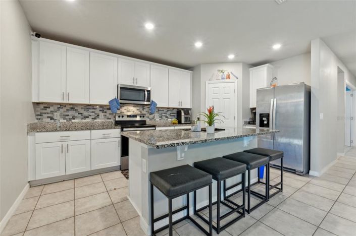 Image No.8-4 Bed House for sale