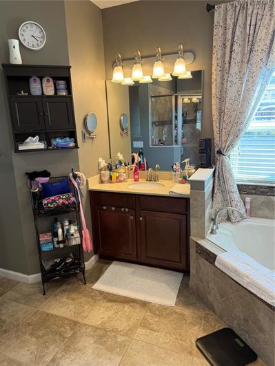 Image No.25-4 Bed House for sale