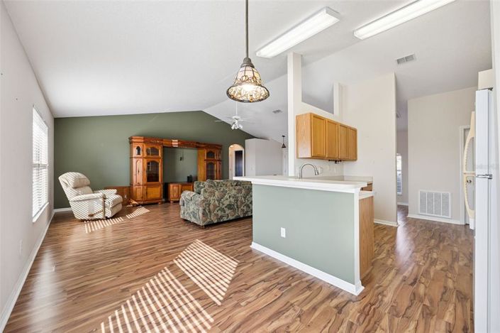 Image No.11-3 Bed House for sale