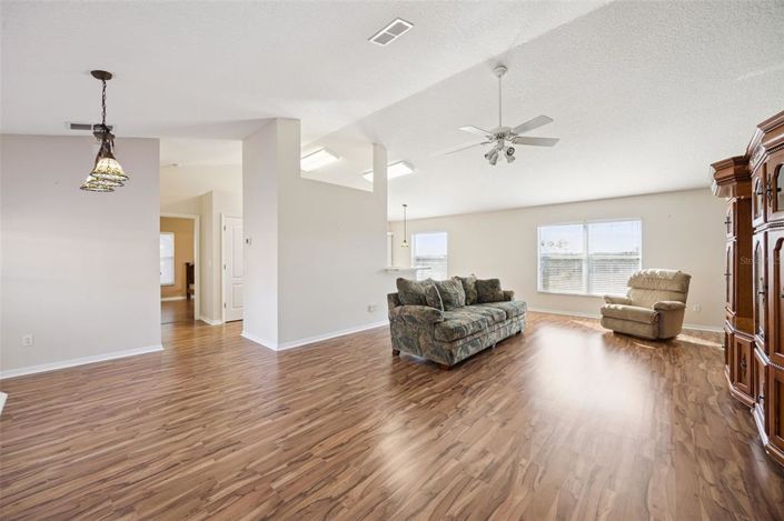 Image No.7-3 Bed House for sale