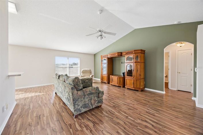 Image No.9-3 Bed House for sale